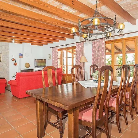 Villa Sleeps 8 Air Con Wifi