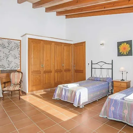 Villa Sleeps 8 Air Con Wifi
