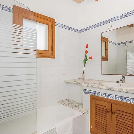 Sleeps 8 Air Con Wifi Villa *